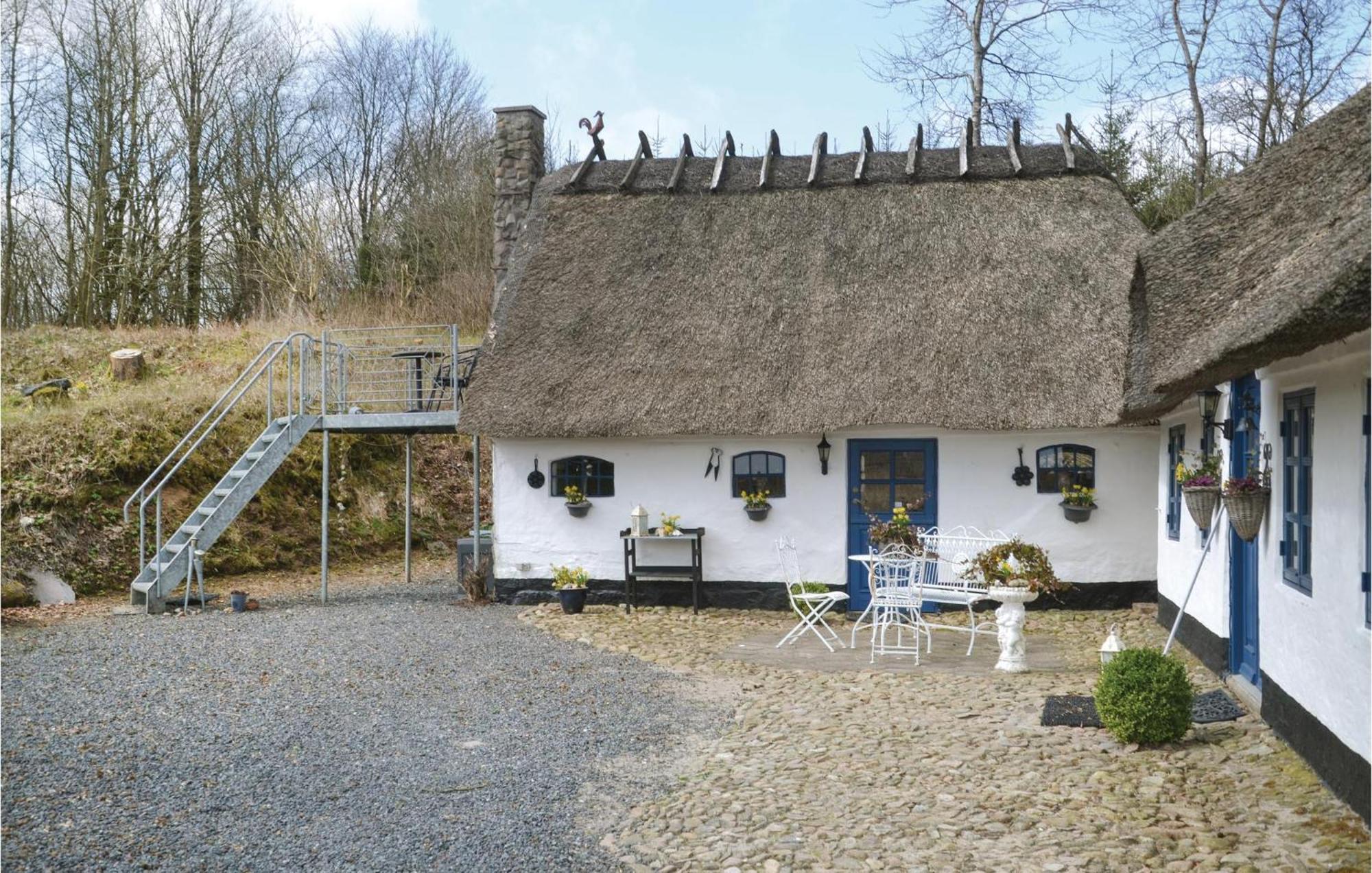 Lovely Home In Give With House A Panoramic View ภายนอก รูปภาพ